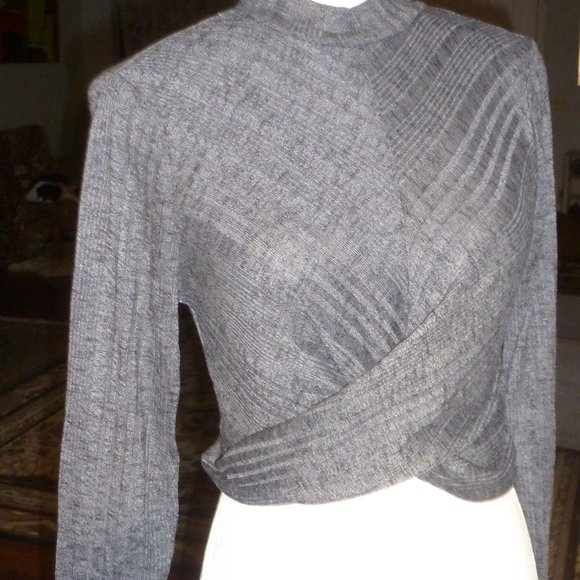 Trendy Stretchy Mock Neck Front twisted Crop Long Sleeve Top Sz L - Picture 1 of 7
